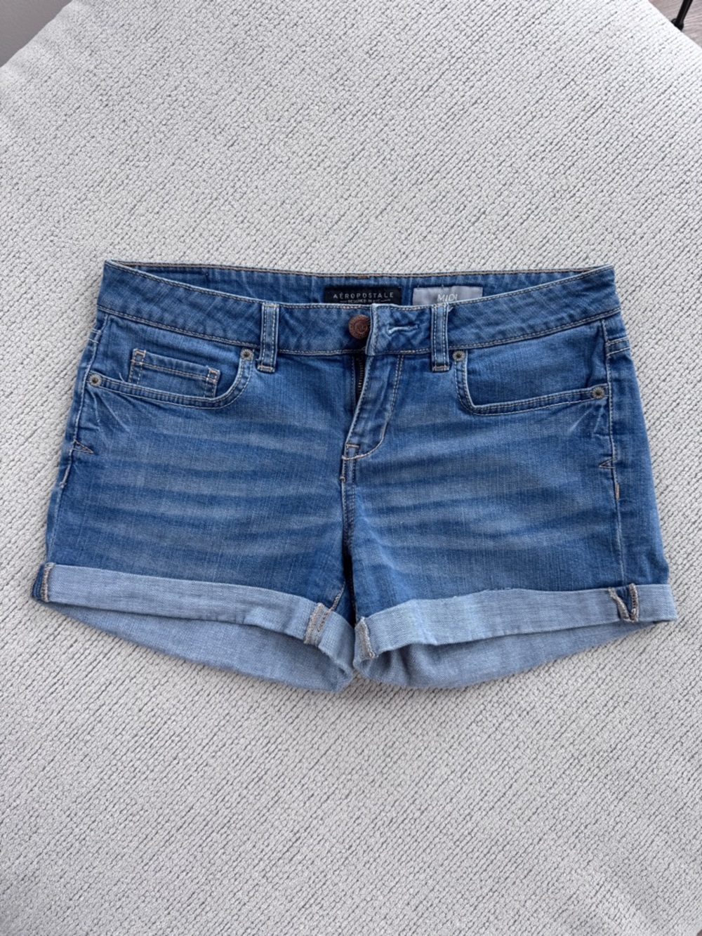 Aeropostale Women's Medium Blue Rolled-Cuff Denim Shorts Size 4 Reg
